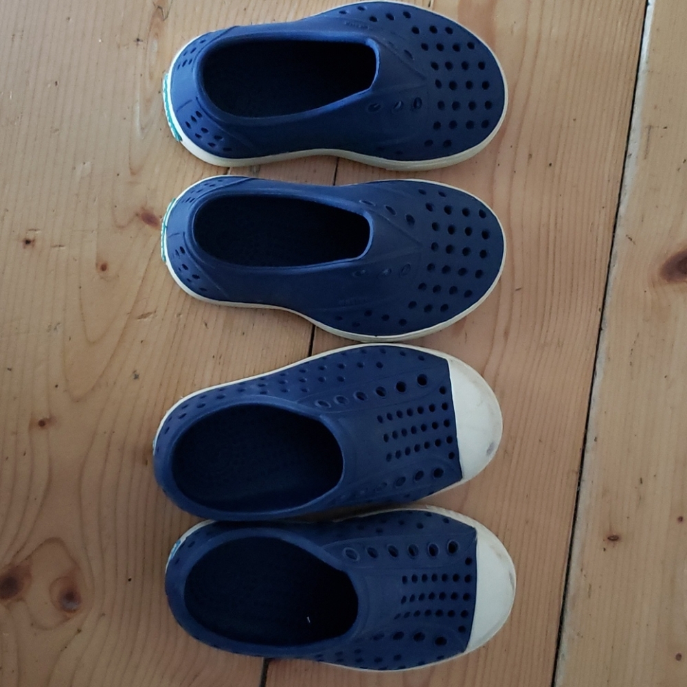 Lot of 2 Navy Native Size 7 Toddler shoes